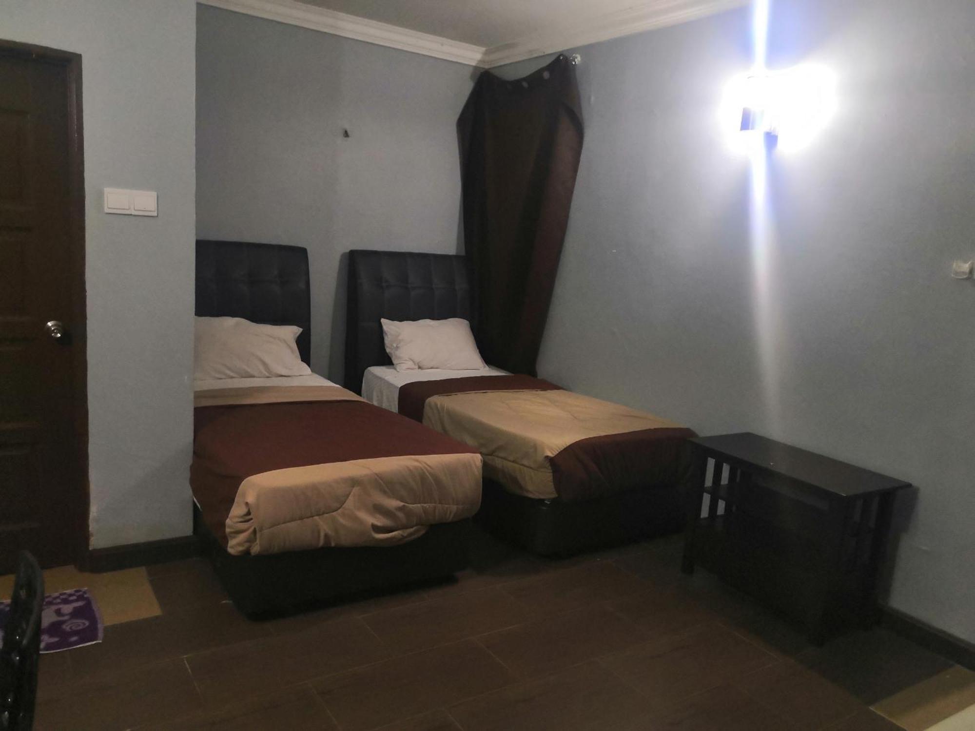 Oyo 90473 Opah Inn Hotel Kampong Ayer Terjun Dış mekan fotoğraf
